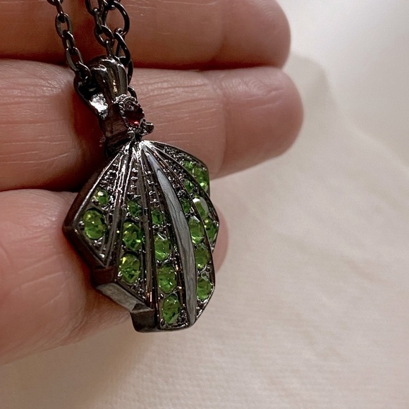 Gum Metal with Green Crystal Rhinestones Pendant Necklace 9” - Picture 6 of 7